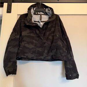 Lululemon Rain Chaser Jacket in Heritage 365 Camo Dark Olive Mult
